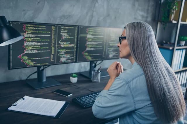 Jak podzielić ekran na dwa monitory i zwiększyć swoją produktywność