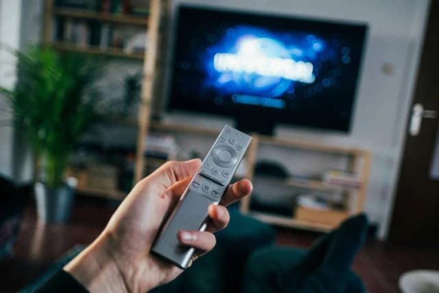 Jak wyłączyć mówienie w telewizorze Samsung i odzyskać spokój